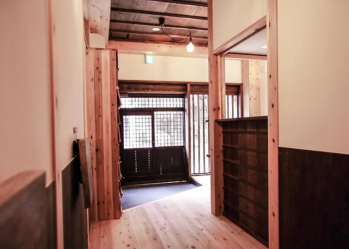 Poly Hostel 2 Namba
