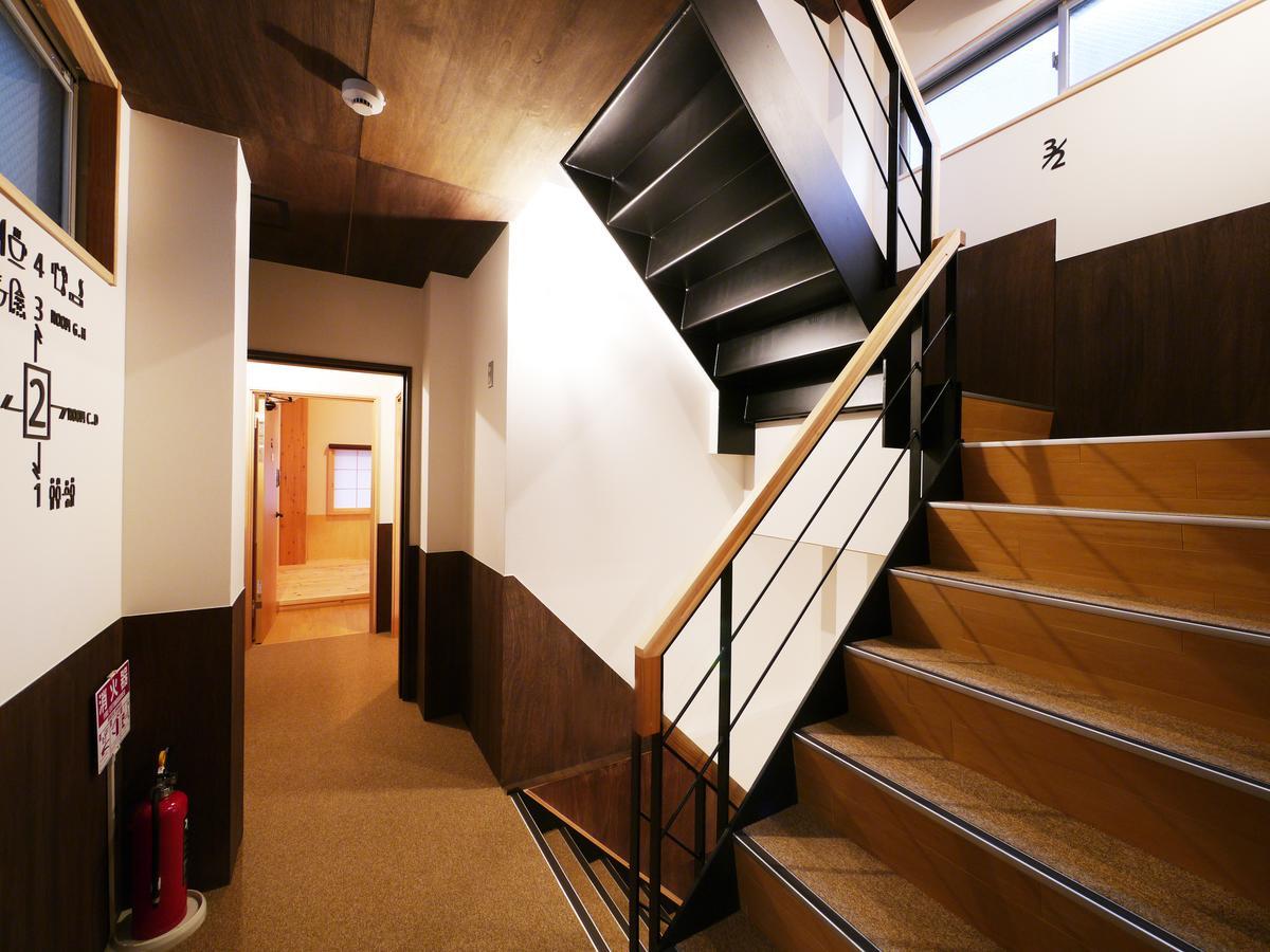Apartment Poly 2 Namba *